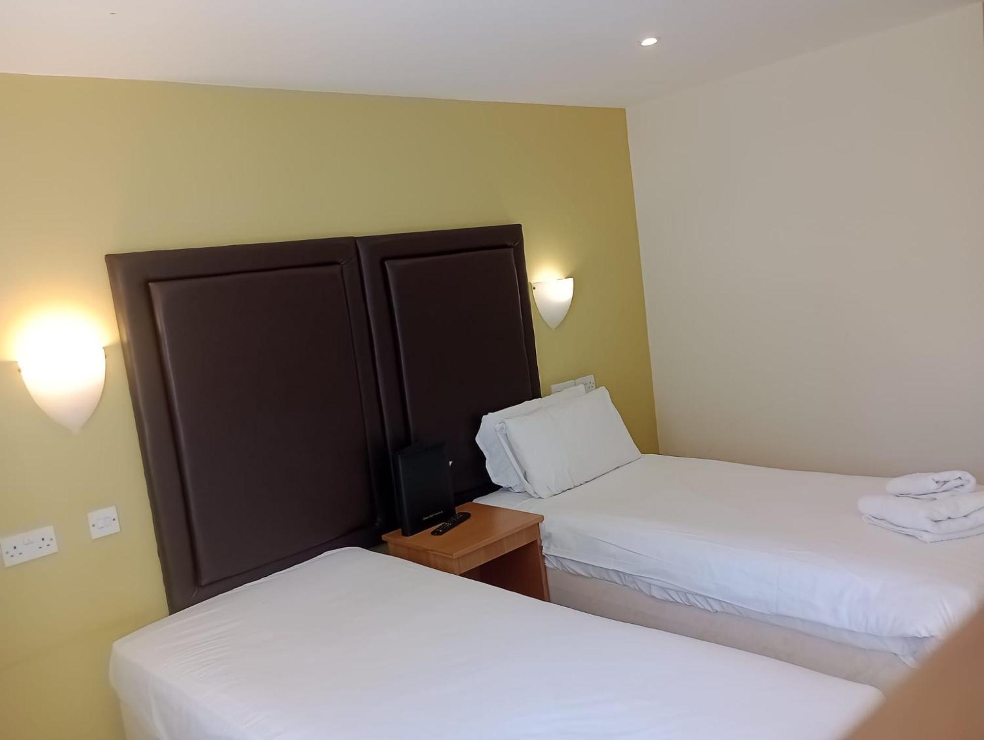 Wakefield Limes Lodge Экстерьер фото